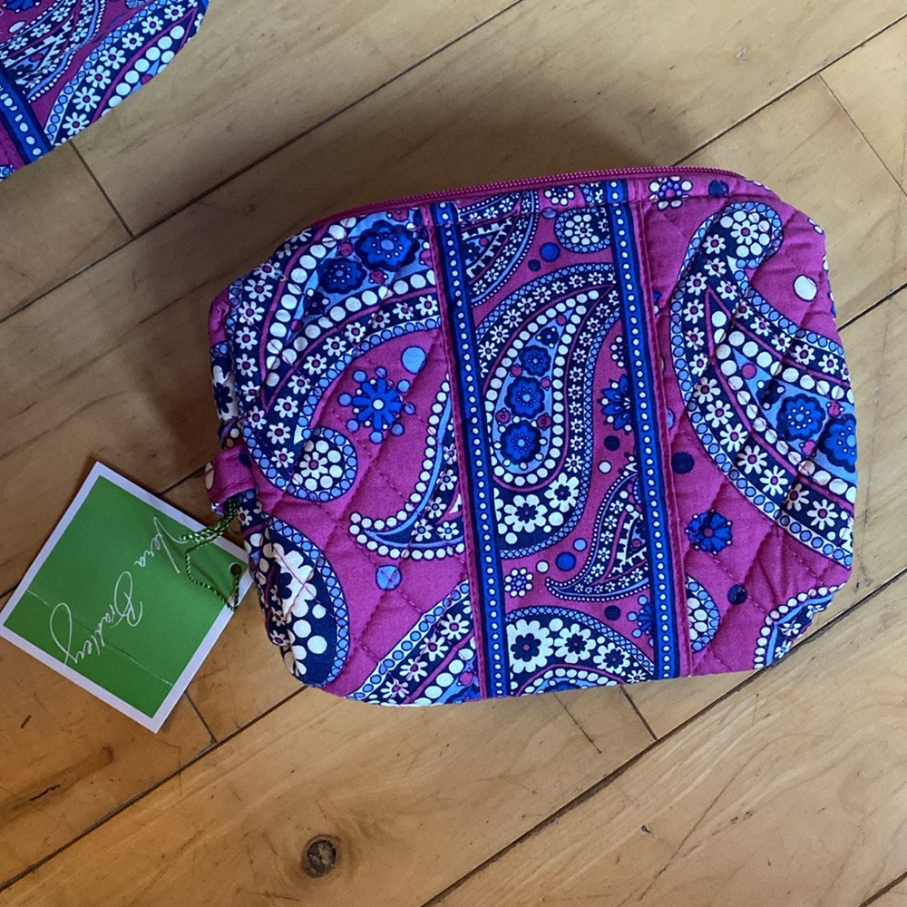 Vera Bradley Weekended Duffle Travel Bag and Makeup Pouch - Picture 8 of 10